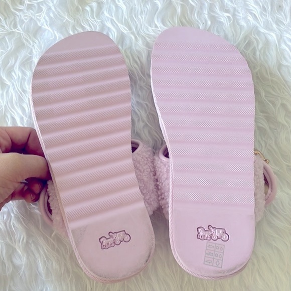 Brand New Coach Pink Shearling Hollie Flip Flop Sandal Plush Buckle Slides - Picture 10 of 16